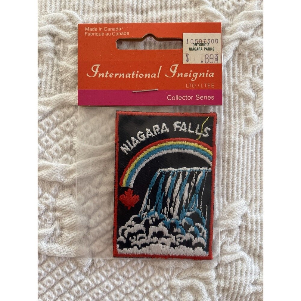 Vtg NIAGARA FALLS Souvenir Embroidered Patch Intl Insignia Made in Canada - Picture 2 of 2